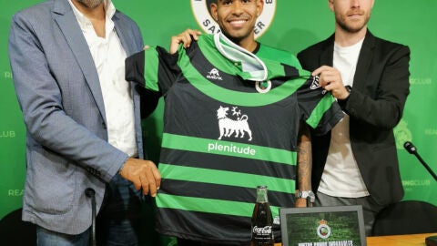 Juergen Elitim, presentaci&oacute;n con el Racing de Santander