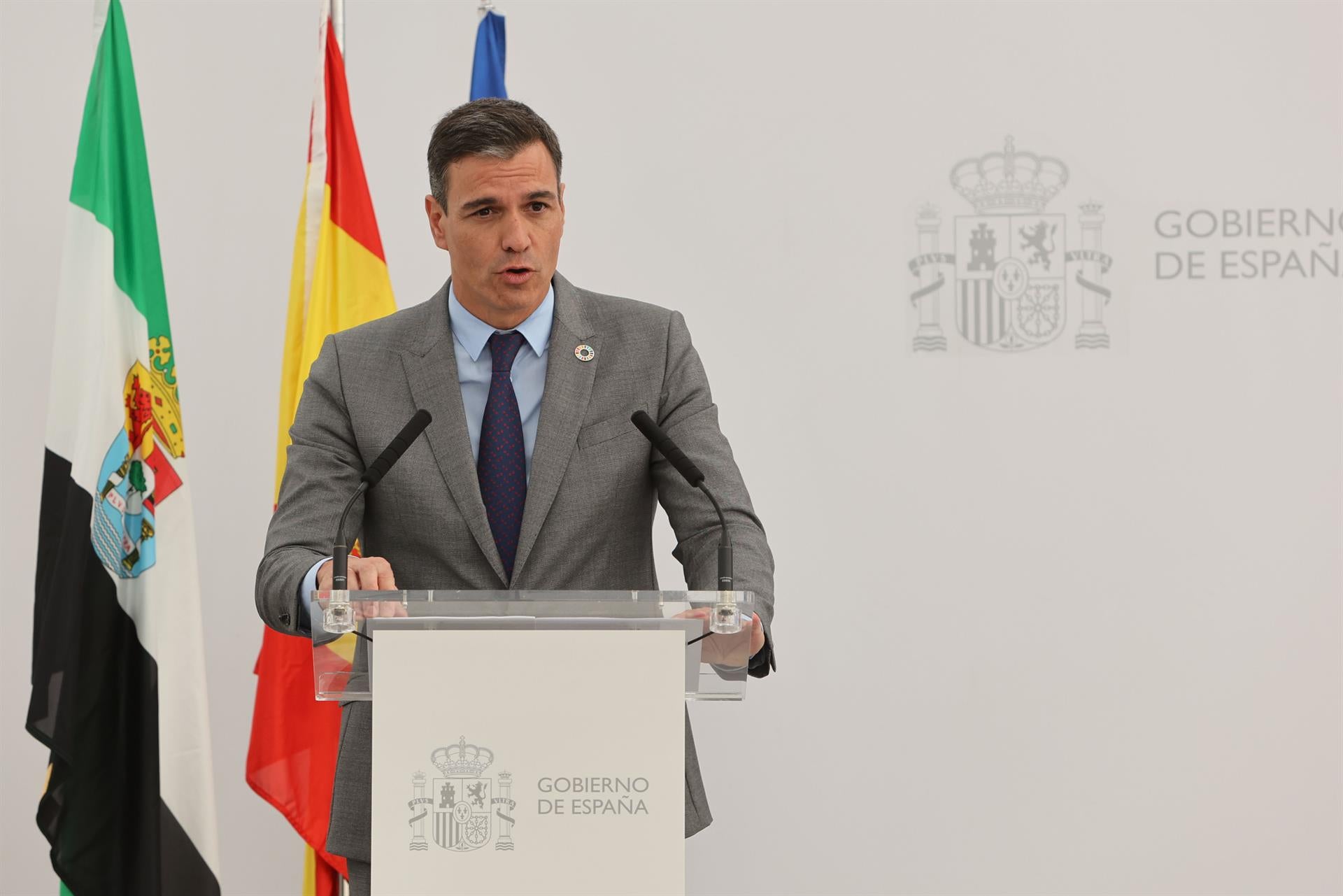 Pedro Sánchez convoca un Comité Federal del PSOE este sábado tras la dimisión de Adriana Lastra Pedro Sánchez convoca un Comité Federal del PSOE este sábado tras la dimisión de Adriana Lastra