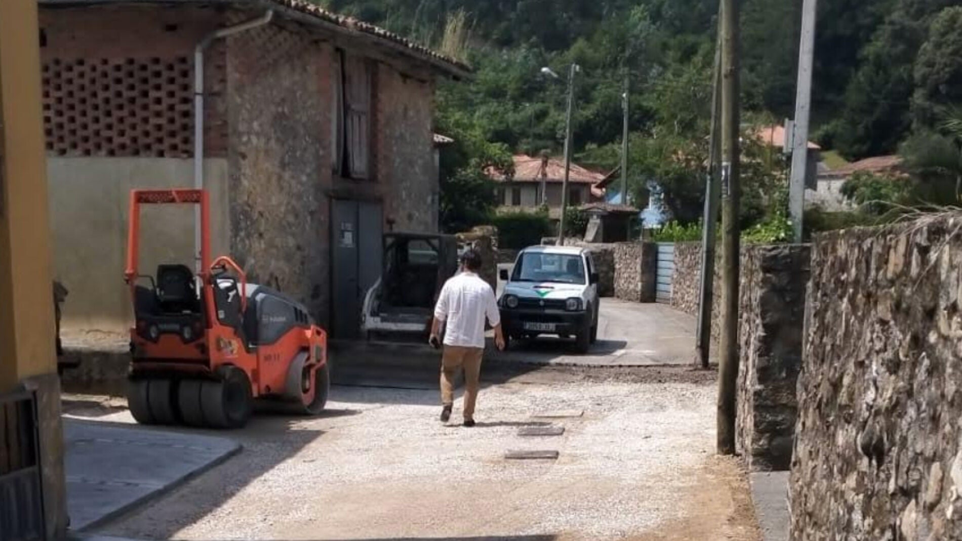 El Ayuntamiento de Llanes desarrolla el asfaltado de las calles de la ...