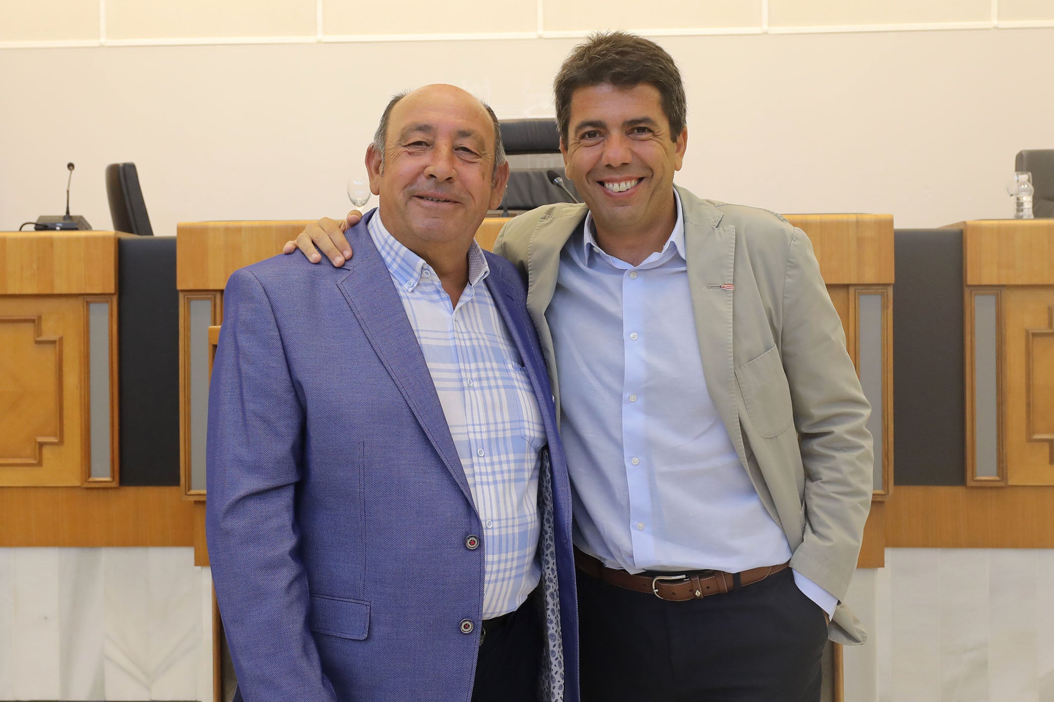 La Diputación de Alicante nombra a los alcaldes José Luis Seguí y Jaume Pascual Hijos Predilectos de la Provincia La Diputación de Alicante nombra a los alcaldes José Luis Seguí y Jaume Pascual Hijos Predilectos de la Provincia