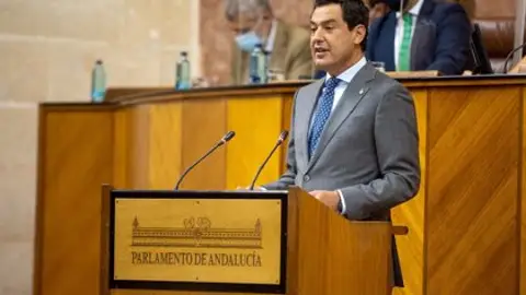 Juanma Moreno en el debate de Investidura en el Parlamento de Andalucía