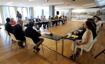 Muñoz acuerda con el sector turístico debatir sobre una tasa consensuada y transparente Muñoz acuerda con el sector turístico debatir sobre una tasa consensuada y transparente