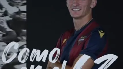 El Levante presenta su primera equipación para esta temporada El Levante presenta su primera equipación para esta temporada