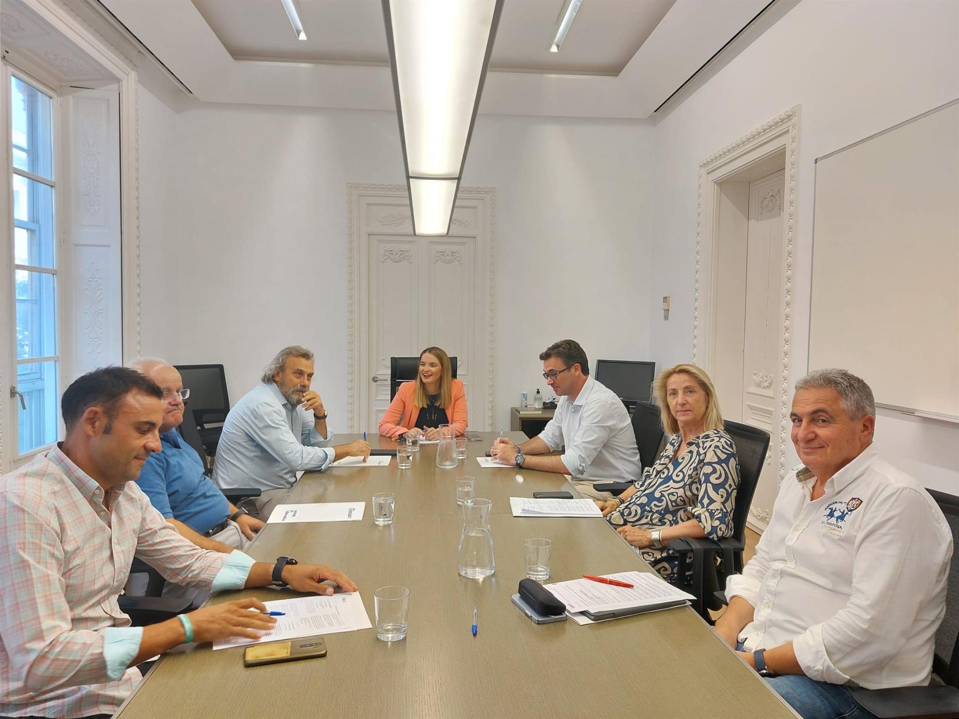 El PP ofrece a Simebal "gestión, confianza, recursos y rigor" para "volver a humanizar la sanidad pública" El PP ofrece a Simebal "gestión, confianza, recursos y rigor" para "volver a humanizar la sanidad pública"