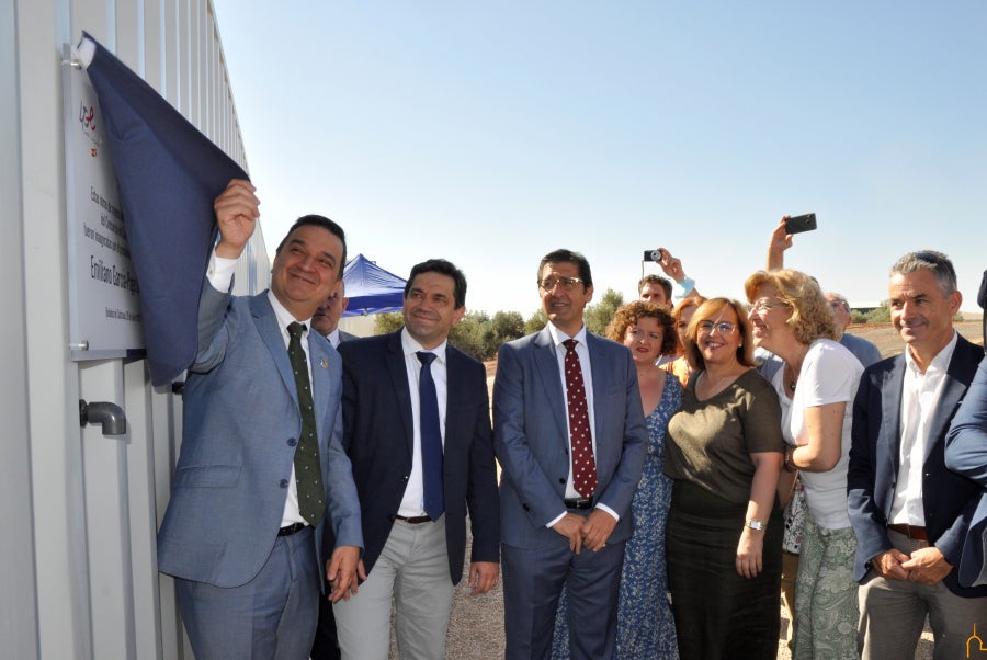 Inaugurada la planta de ósmosis que garantizará el agua a 40.000 habitantes del Campo de Calatrava hasta que llegue la Tubería Manchega Inaugurada la planta de ósmosis que garantizará el agua a 40.000 habitantes del Campo de Calatrava hasta que llegue la Tubería Manchega