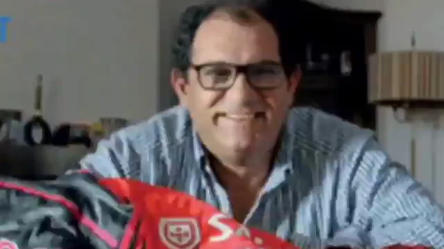 Rogerio Guedes: "Mi hijo debería estar en un club mejor que el Valencia" Rogerio Guedes: "Mi hijo debería estar en un club mejor que el Valencia"