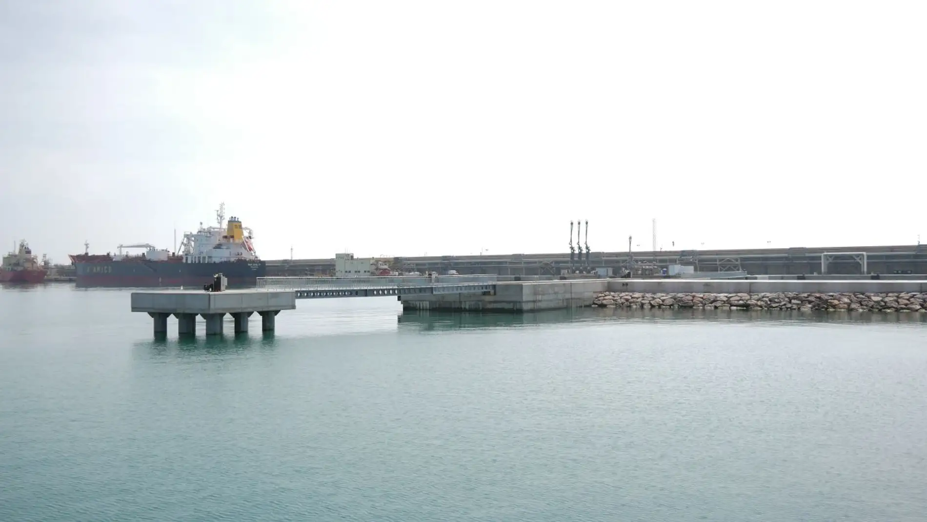Port Castelló prepara el nuevo atraque para buques de graneles líquidos Port Castelló prepara el nuevo atraque para buques de graneles líquidos
