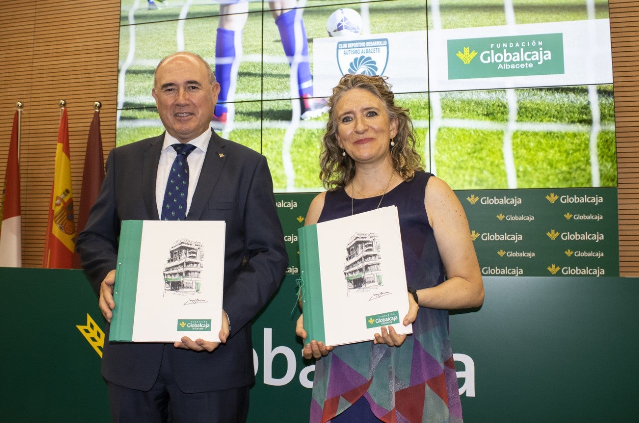 Firmado el convenio entre la Fundación Globalcaja Albacete y el Club Deportivo Desarrollo Autismo para su programa deportivo Firmado el convenio entre la Fundación Globalcaja Albacete y el Club Deportivo Desarrollo Autismo para su programa deportivo