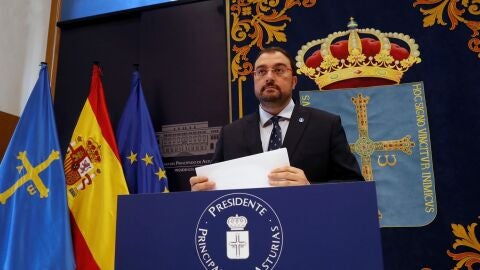 Adri&aacute;n Barb&oacute;n, presidente de Asturias, hace balance de tres a&ntilde;os de legislatura