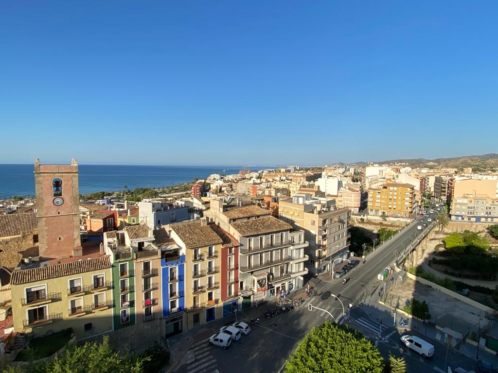 Vuelven a subir las temperaturas y se mantienen las noches tropicales en la costa Vuelven a subir las temperaturas y se mantienen las noches tropicales en la costa