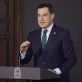 Juanma Moreno, investido presidente de la Junta de Andalucía de la XII legislatura, en el Pleno del Parlamento. Juanma Moreno, investido presidente de la Junta de Andalucía de la XII legislatura, en el Pleno del Parlamento.