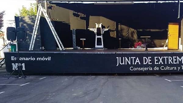 El Programa Escenarios Móviles cumple 38 años y llegará este verano hasta 57 municipios extremeños El Programa Escenarios Móviles cumple 38 años y llegará este verano hasta 57 municipios extremeños