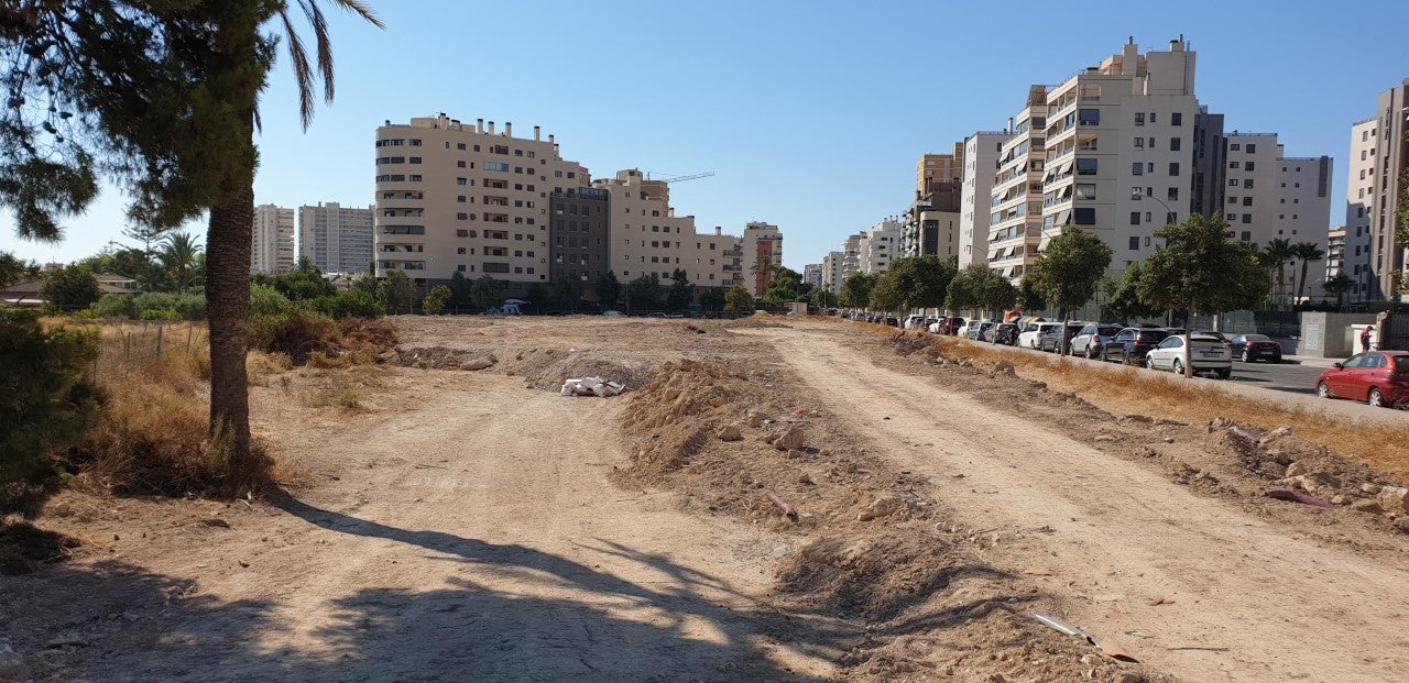 El Ayuntamiento de Alicante acondiciona espacios para generar cerca de quinientas nuevas plazas de aparcamiento en Playa San Juan El Ayuntamiento de Alicante acondiciona espacios para generar cerca de quinientas nuevas plazas de aparcamiento en Playa San Juan