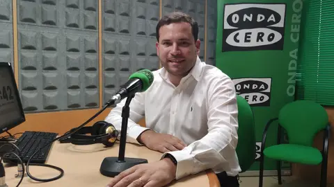 Jorge Cubela en Onda Cero Pontevedra o alcalde de Cerdedo Cotobade mos estudios de Pontevedra