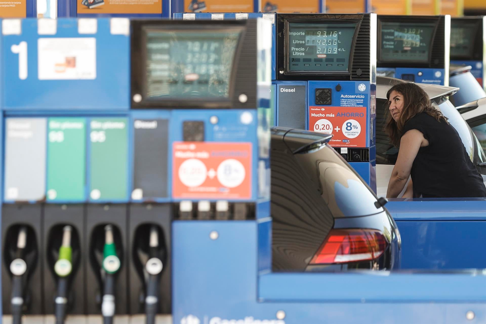 La gasolina encadena su cuarta caída y marca el precio más bajo desde mayo La gasolina encadena su cuarta caída y marca el precio más bajo desde mayo