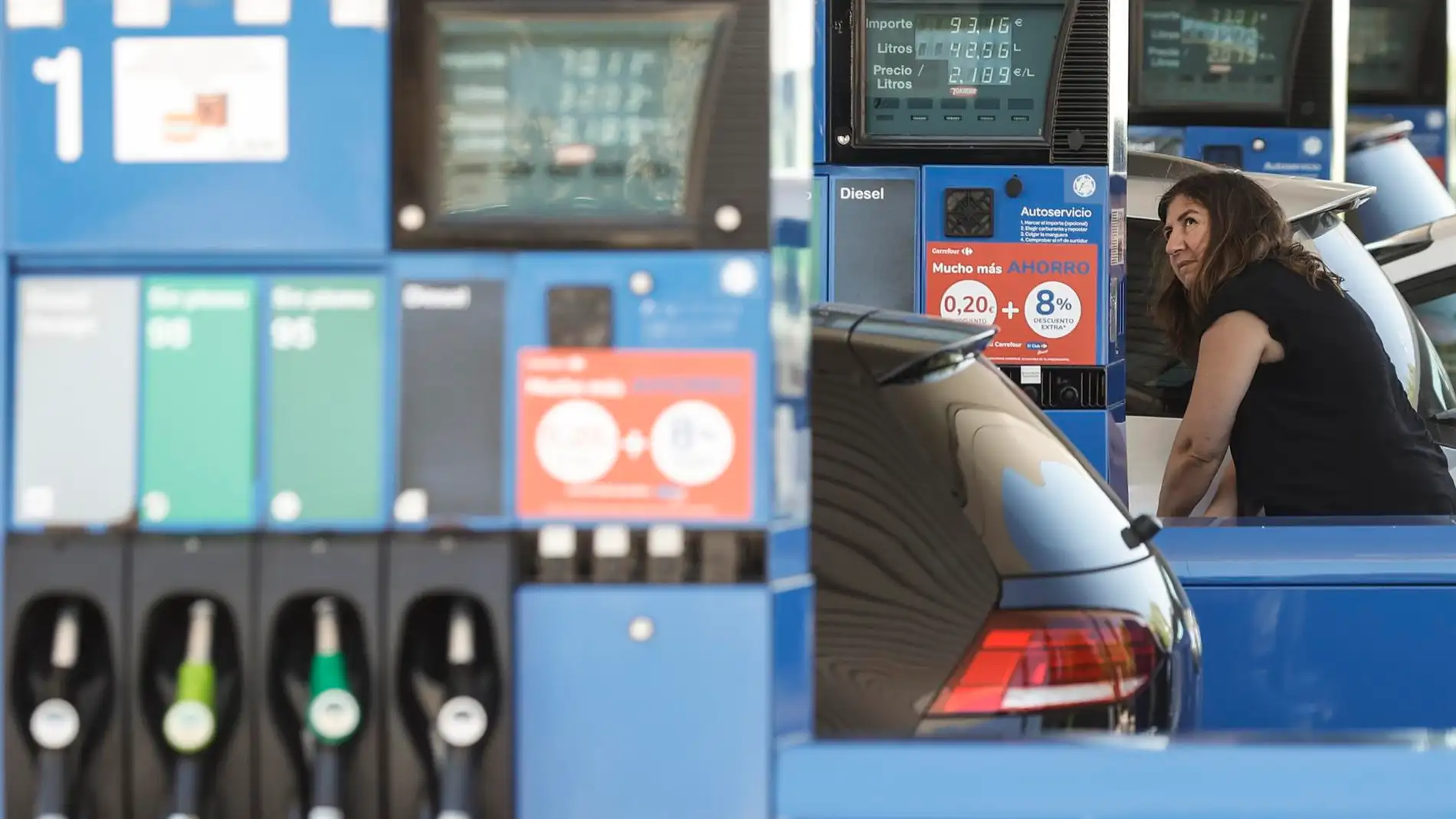 La gasolina encadena su cuarta caída y marca el precio más bajo desde mayo