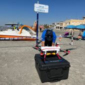 Dron del servicio de salvamento y socorrismo en Playa Lisa de Santa Pola.