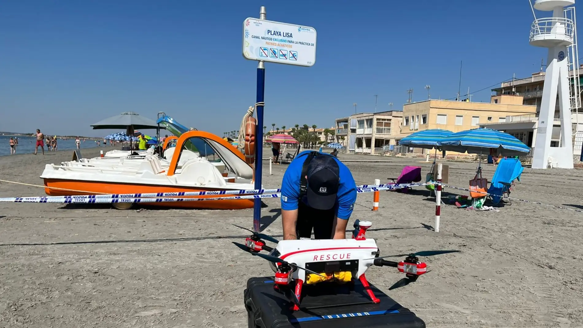 Dron del servicio de salvamento y socorrismo en Playa Lisa de Santa Pola.