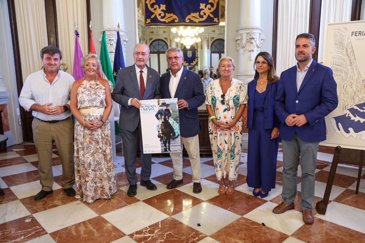 Felicitamos en antena a Rafael Prado, abanderado de la Feria de Málaga 2022 Felicitamos en antena a Rafael Prado, abanderado de la Feria de Málaga 2022