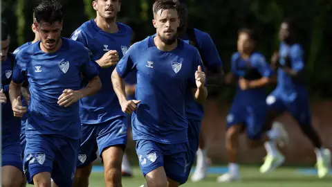 Genaro en un entrenamiento del Málaga CF Genaro en un entrenamiento del Málaga CF