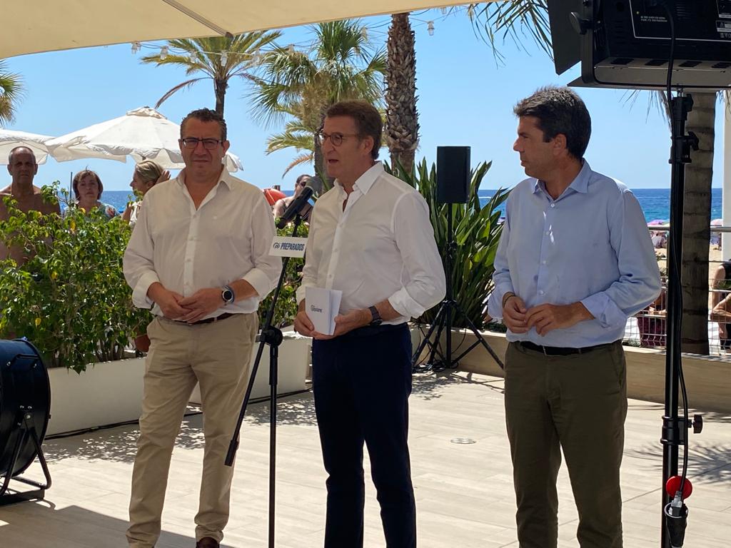 Núñez Feijoo propone al sector, en Benidorm, 10 medidas para fortalecer el turismo Núñez Feijoo propone al sector, en Benidorm, 10 medidas para fortalecer el turismo