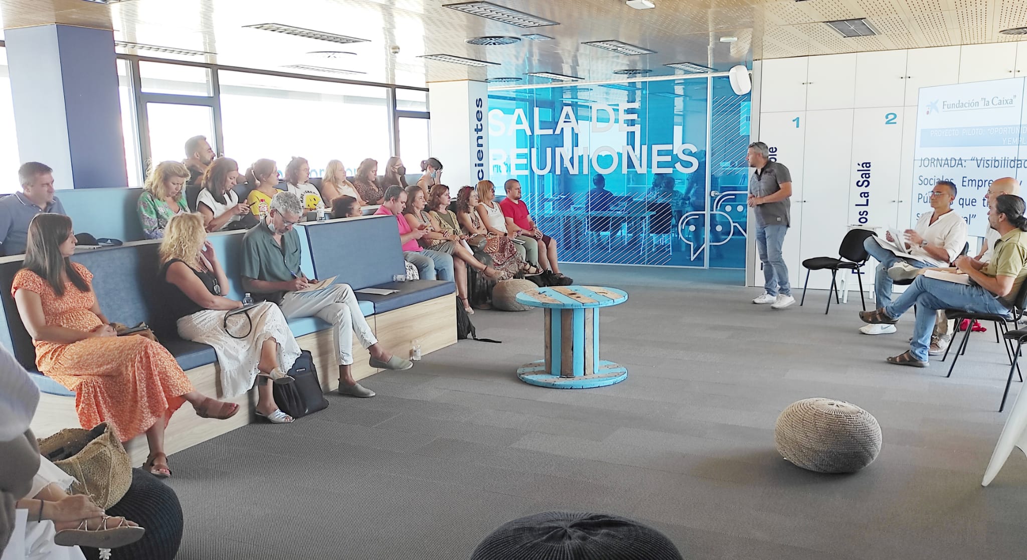 Colectivos sociales participan en una jornada de economía azul organizada por el IFEF Colectivos sociales participan en una jornada de economía azul organizada por el IFEF