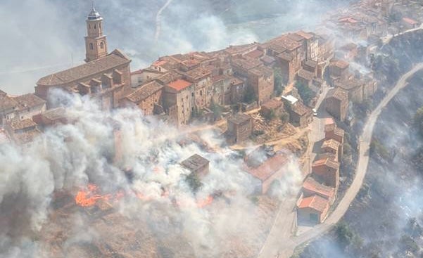 Psicólogos y trabajadores sociales dan apoyo a los vecinos de Moros Psicólogos y trabajadores sociales dan apoyo a los vecinos de Moros