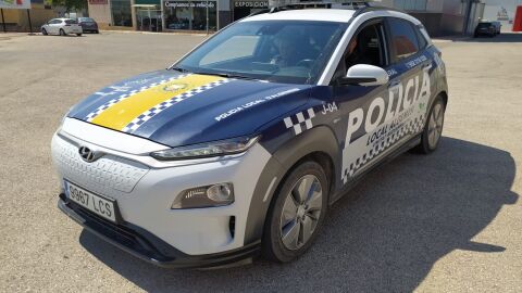 Coche polic&iacute;a algemes&iacute;