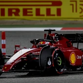 Charles Leclerc conduciendo su Ferrari Charles Leclerc conduciendo su Ferrari