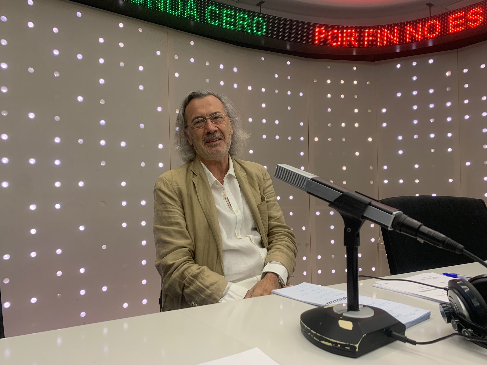 Fernando Beltrán, 'el nombrador': "He llegado a despertarme en mitad de la noche gritando un nombre" Fernando Beltrán, 'el nombrador': "He llegado a despertarme en mitad de la noche gritando un nombre"