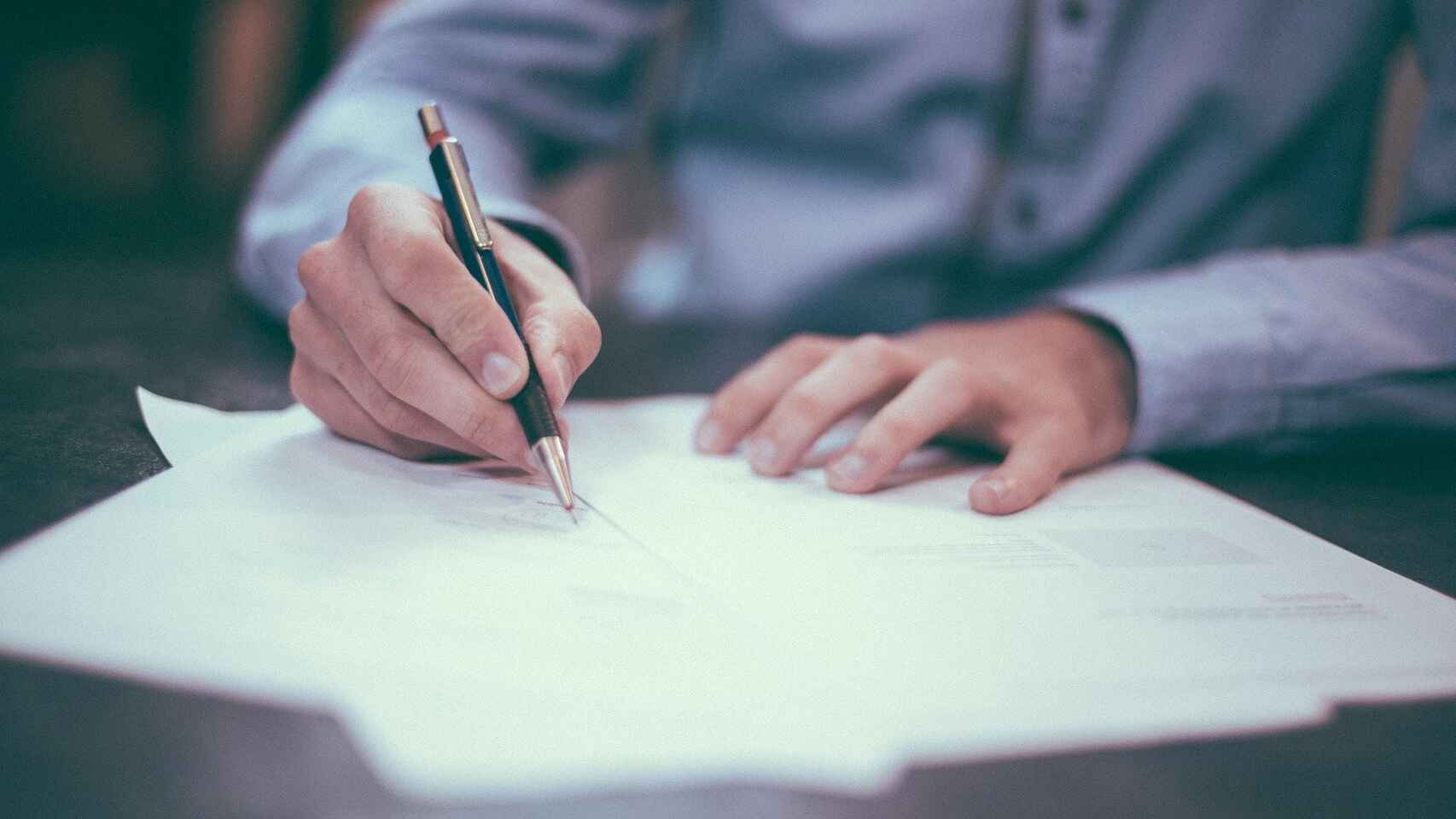 Seis contratos LEADER y cuatro nuevas convocatorias de ayudas para los Campos de Hellín Seis contratos LEADER y cuatro nuevas convocatorias de ayudas para los Campos de Hellín