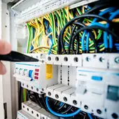Detectadas numerosas conexiones ilegales a la red eléctrica Detectadas numerosas conexiones ilegales a la red eléctrica