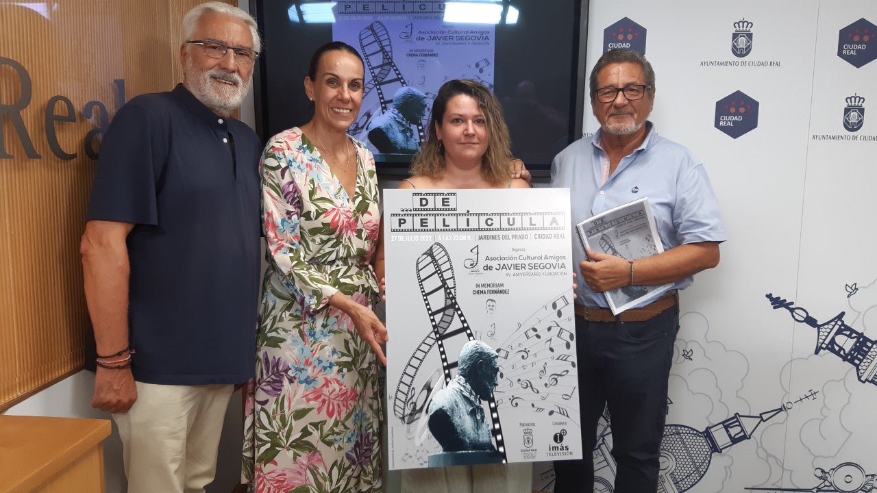 ‘Amigos de Javier Segovia’ ofrecerán un concierto "De Película" el miércoles con motivo de la Pandorga ‘Amigos de Javier Segovia’ ofrecerán un concierto "De Película" el miércoles con motivo de la Pandorga