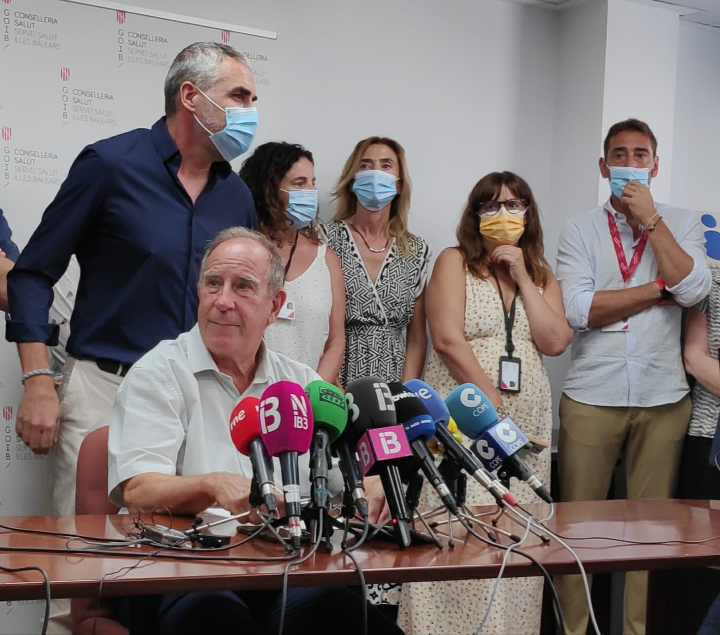 Fuster renuncia oficialmente al cargo de director general del IbSalut Fuster renuncia oficialmente al cargo de director general del IbSalut