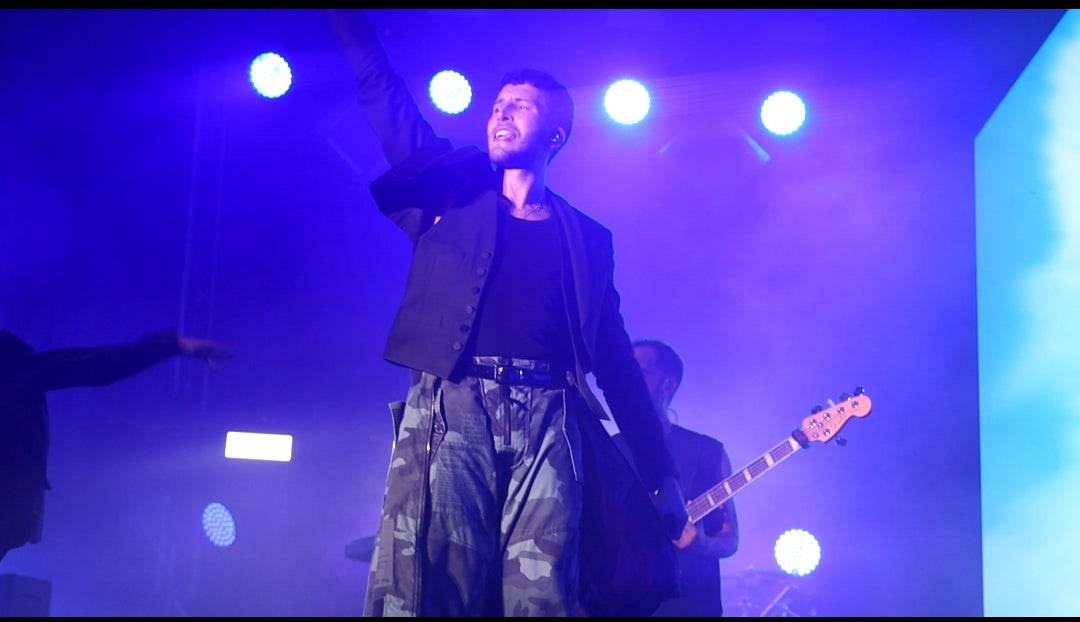 El concierto de Sebastián Yatra ha inaugurado el festival Brilla Torrevieja con 7.500 asistentes El concierto de Sebastián Yatra ha inaugurado el festival Brilla Torrevieja con 7.500 asistentes