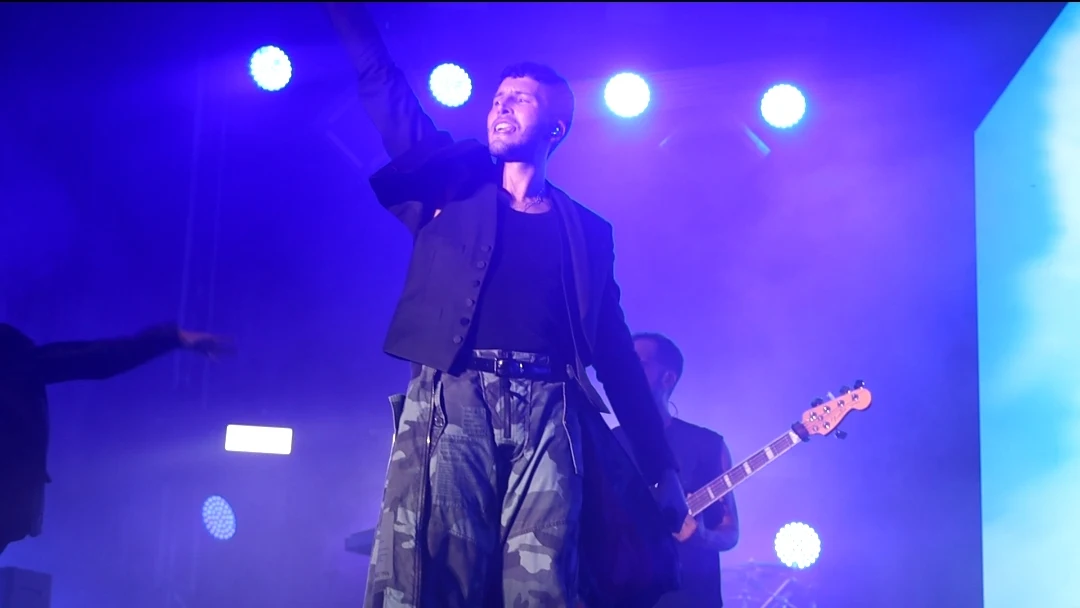 El concierto de Sebasti&aacute;n Yatra ha inaugurado el festival Brilla Torrevieja con 7.500 asistentes 