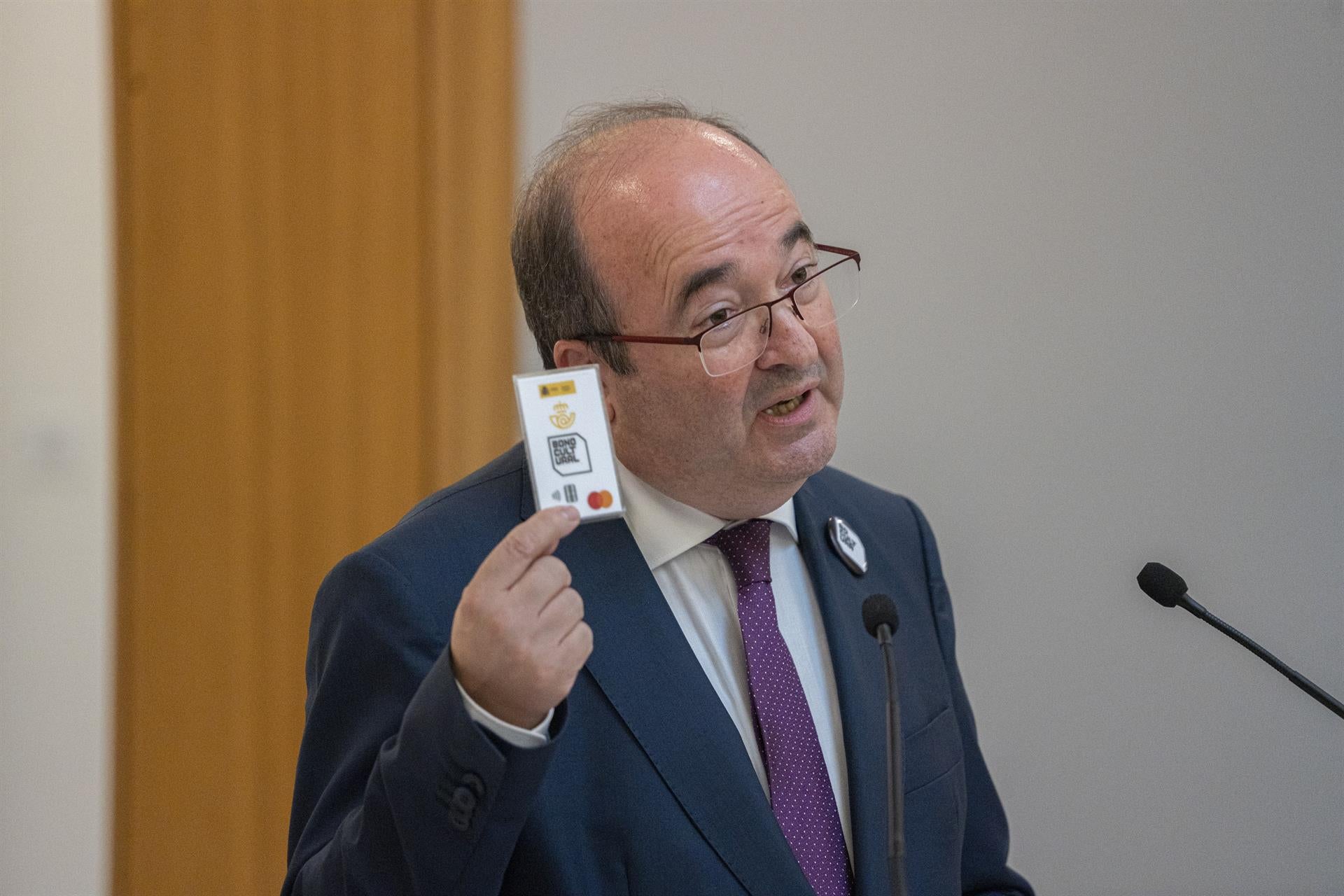 Iceta, sobre el caso 'Negreira': "Cuando sepamos si se abre proceso judicial, decidiremos si el Gobierno se persona" Iceta, sobre el caso 'Negreira': "Cuando sepamos si se abre proceso judicial, decidiremos si el Gobierno se persona"