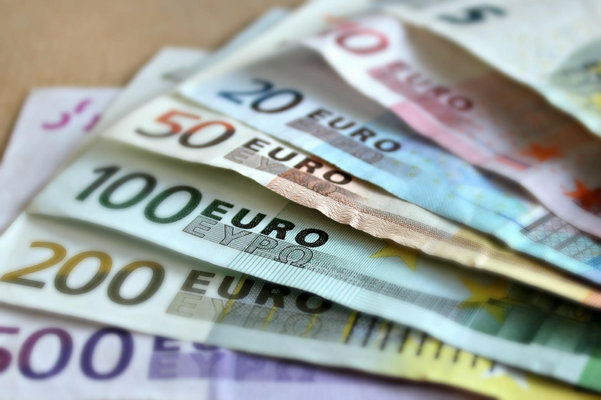 Formulario para solicitar la ayuda de 200 euros en la Agencia Tributaria: cómo se pide y quiénes pueden recibirla Formulario para solicitar la ayuda de 200 euros en la Agencia Tributaria: cómo se pide y quiénes pueden recibirla