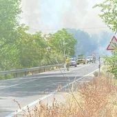 Carretera cortada por el incendio en Ruidera Carretera cortada por el incendio en Ruidera