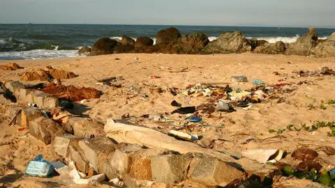 Reto del verano: no superar los 800.000 kilos de residuos en las playas
