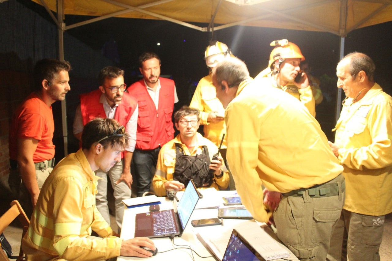 El incendio de Malagón quema 2.500 hectáreas, el de Almadén 400 y el de Ruidera 300 El incendio de Malagón quema 2.500 hectáreas, el de Almadén 400 y el de Ruidera 300