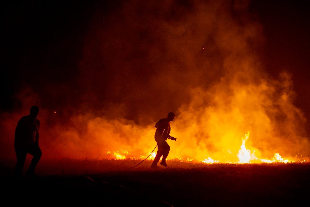 Los incendios en Galicia continúan sin cambios, pero se mantiene activa la alerta en Boiro y Ponte Caldelas Los incendios en Galicia continúan sin cambios, pero se mantiene activa la alerta en Boiro y Ponte Caldelas