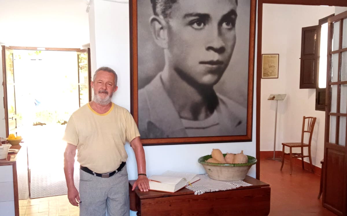 Un turista de Canadá visita la Casa Museo de Miguel Hernández durante más de 20 horas Un turista de Canadá visita la Casa Museo de Miguel Hernández durante más de 20 horas