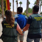 Detenidos dos, de los tres responsables, de un robo con violencia e intimidación durante las fiestas de Guadassuar