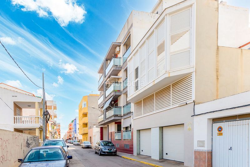 Desalojan un edificio en Moncofa tras romperse una tubería de gas en la calle Desalojan un edificio en Moncofa tras romperse una tubería de gas en la calle