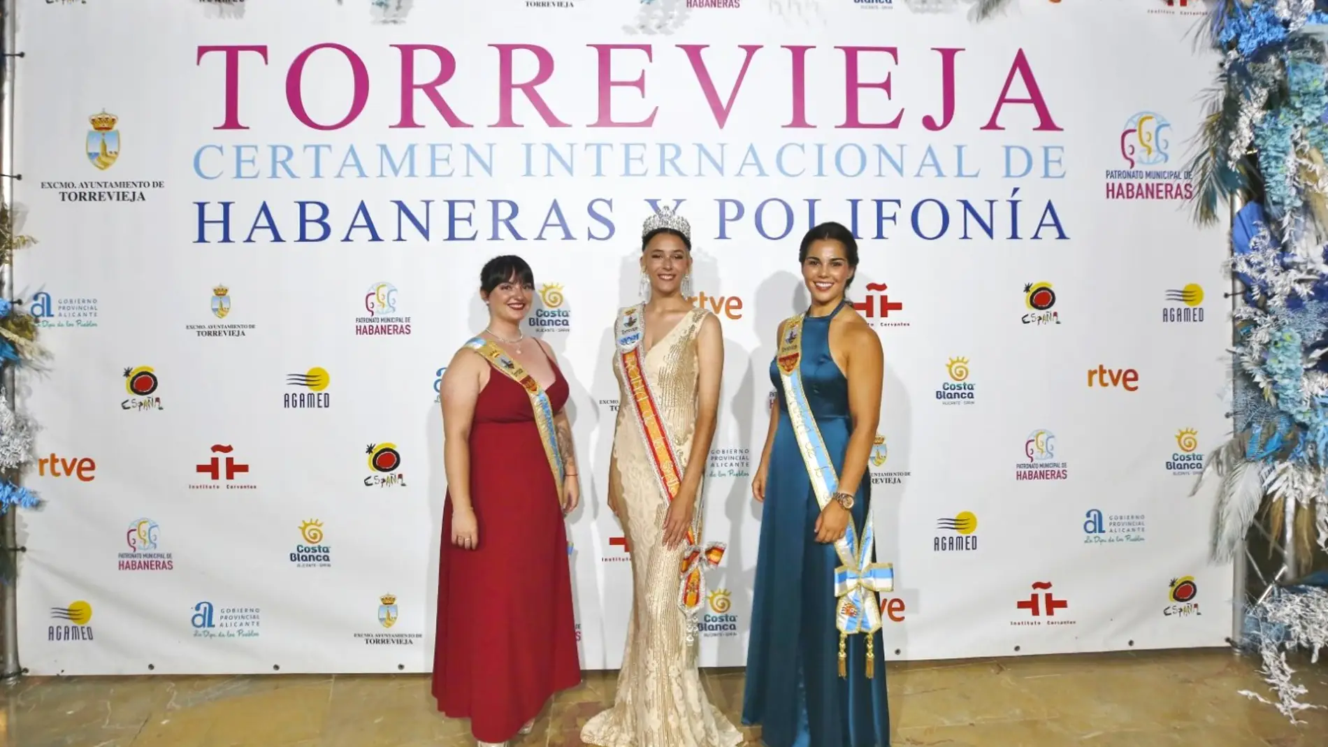 La concejalía de fiestas de Torrevieja presenta las bases para elección de reina y damas de la sal 