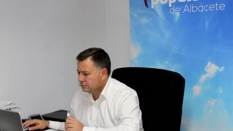 El presidente provincial del PP, Manuel Serrano, considera &ldquo;inaudito&rdquo; que S&aacute;nchez legisle del mismo modo para toda Espa&ntilde;a 