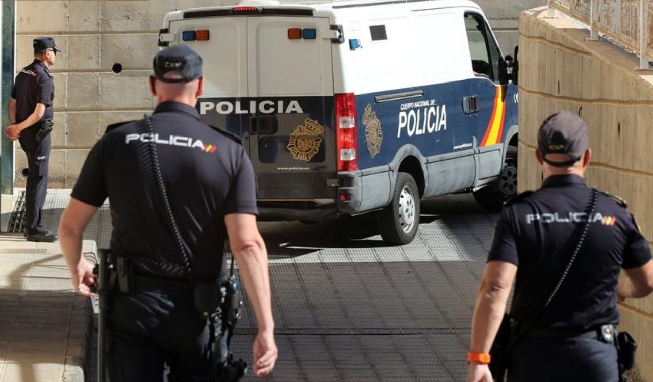 Detenidos 24 jóvenes de la banda los Trinitarios tras un altercado con armas blancas Detenidos 24 jóvenes de la banda los Trinitarios tras un altercado con armas blancas