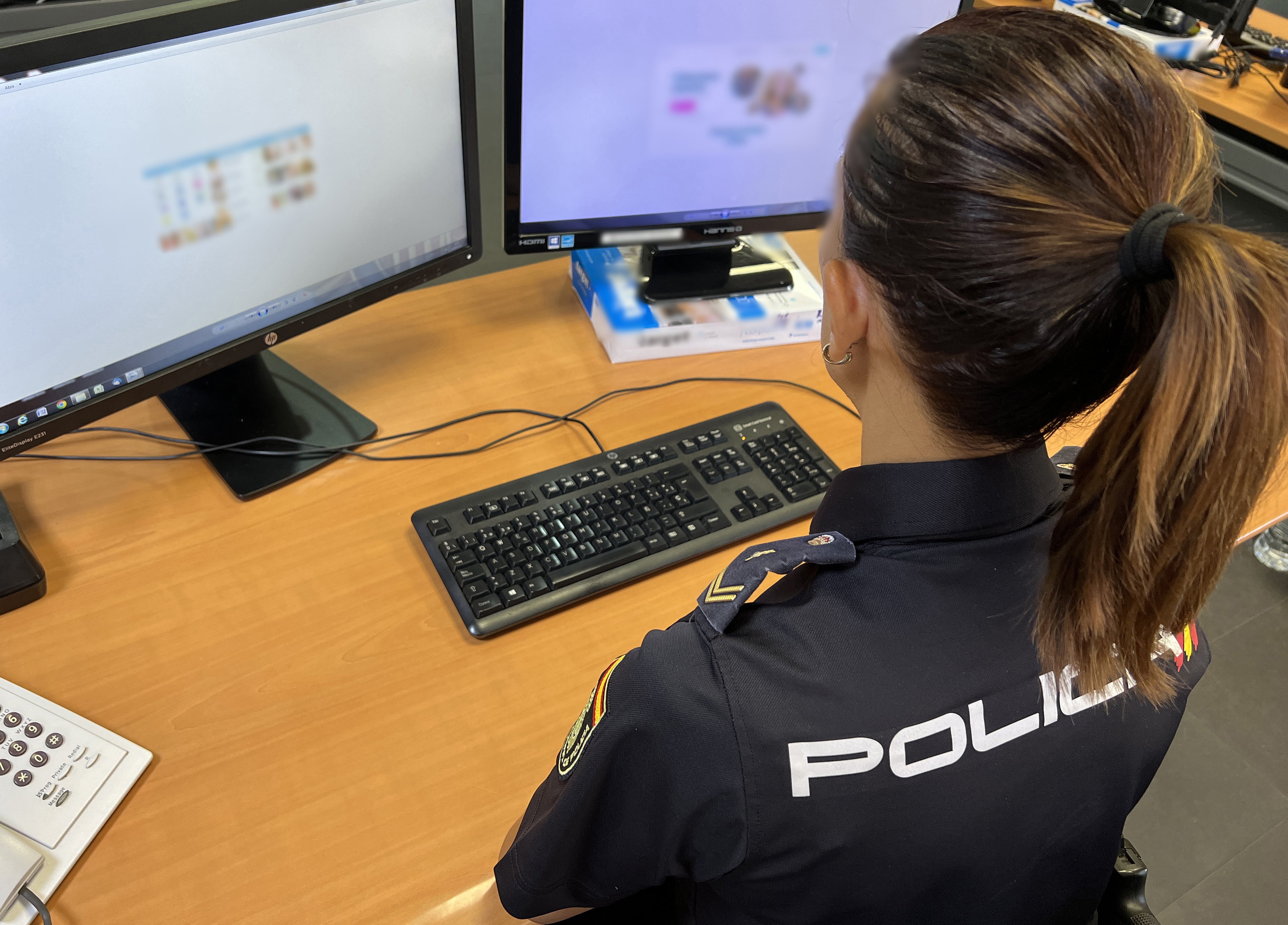 Detienen en Alicante a dos personas por publicar en una web de citas sexuales el teléfono de una mujer Detienen en Alicante a dos personas por publicar en una web de citas sexuales el teléfono de una mujer