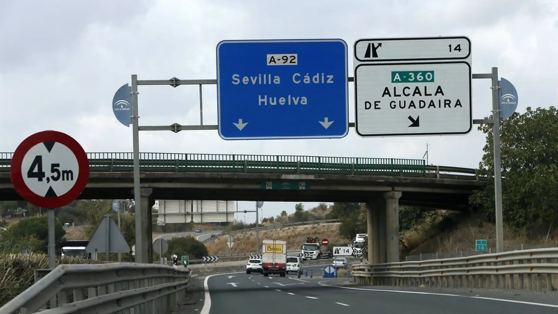 Tramo de la autovía A-92 a su paso por el témino municipal de Alcalá de Guadaíra
